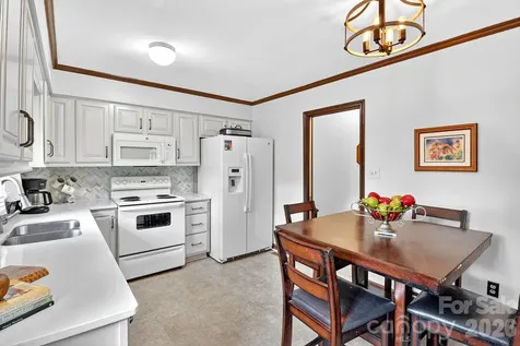 6111 Patrick Place Charlotte NC 28210