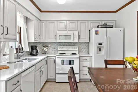 6111 Patrick Place Charlotte NC 28210