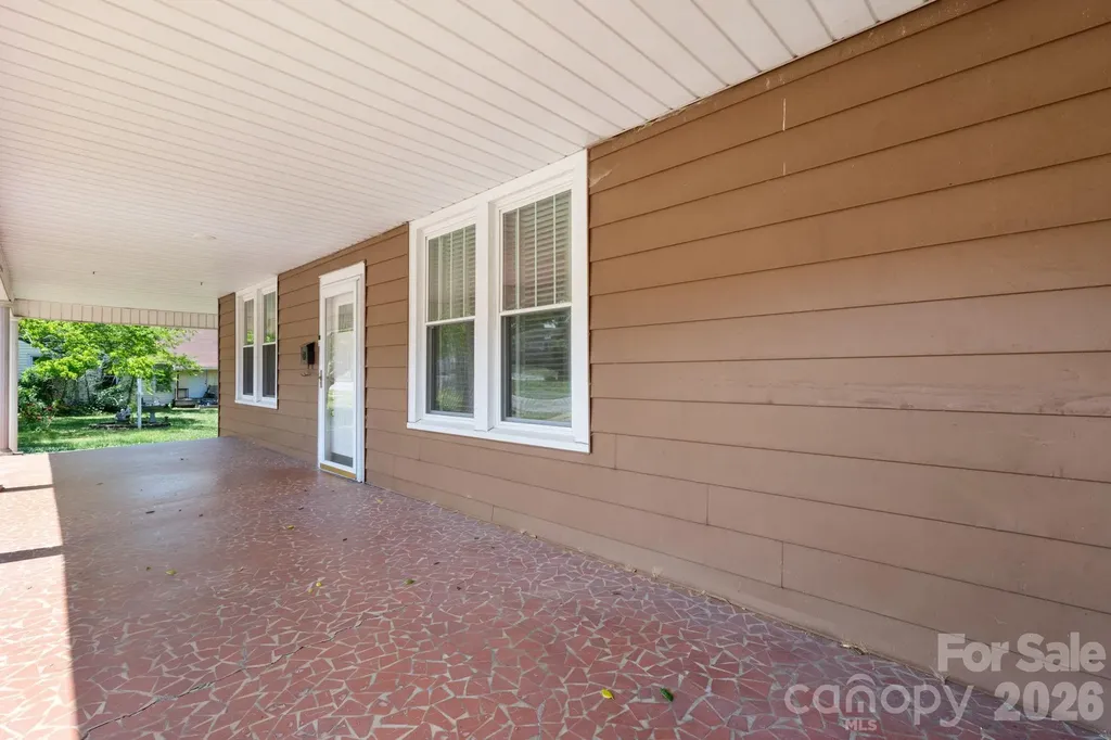 207 W Main Street Maiden NC 28650