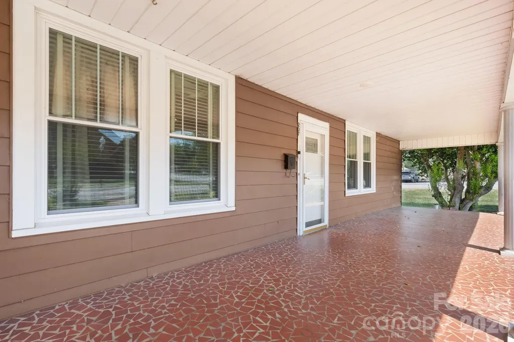 207 W Main Street Maiden NC 28650