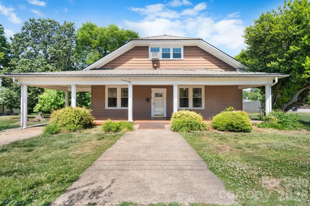 207 W Main Street Maiden NC 28650