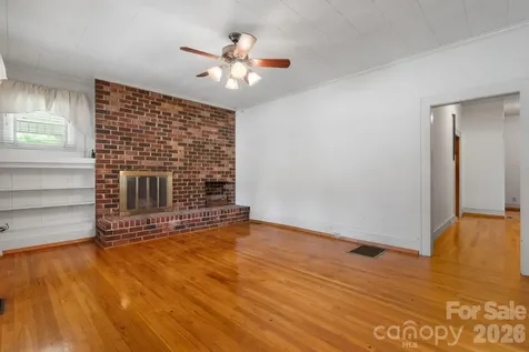 207 W Main Street Maiden NC 28650