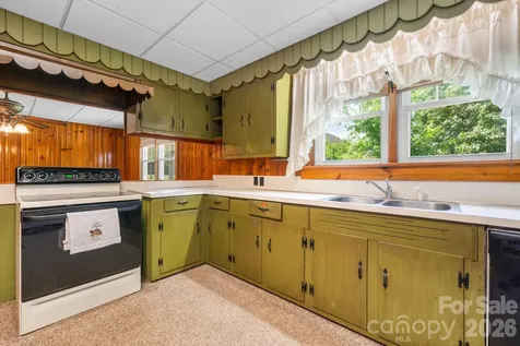 207 W Main Street Maiden NC 28650