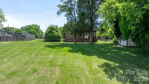 207 W Main Street Maiden NC 28650