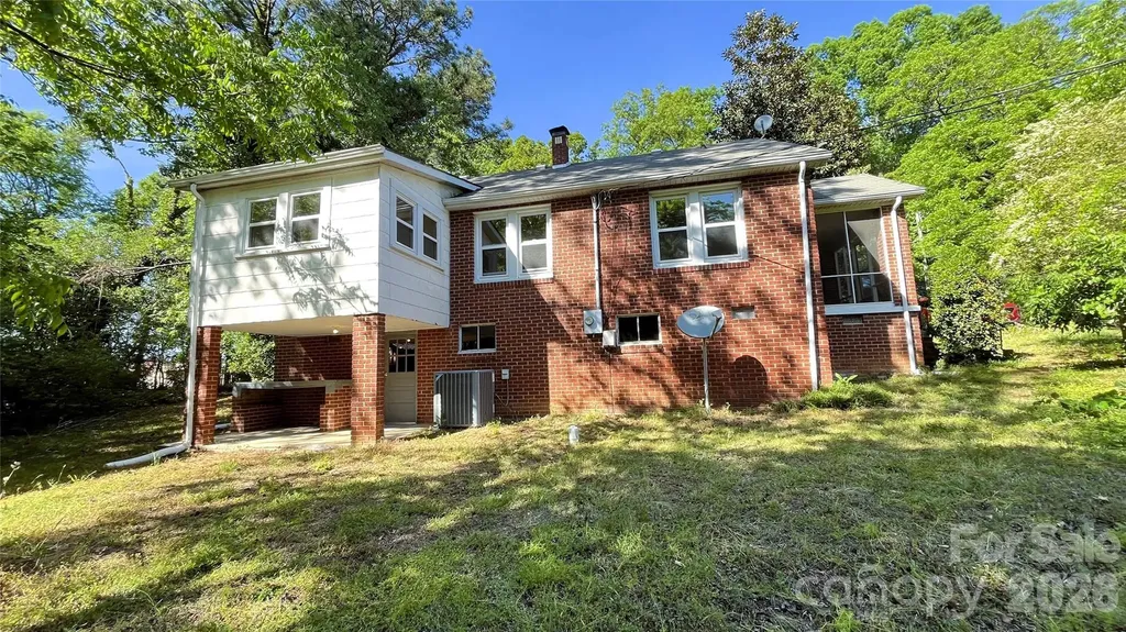 205 Sunrise Avenue Mount Gilead NC 27306
