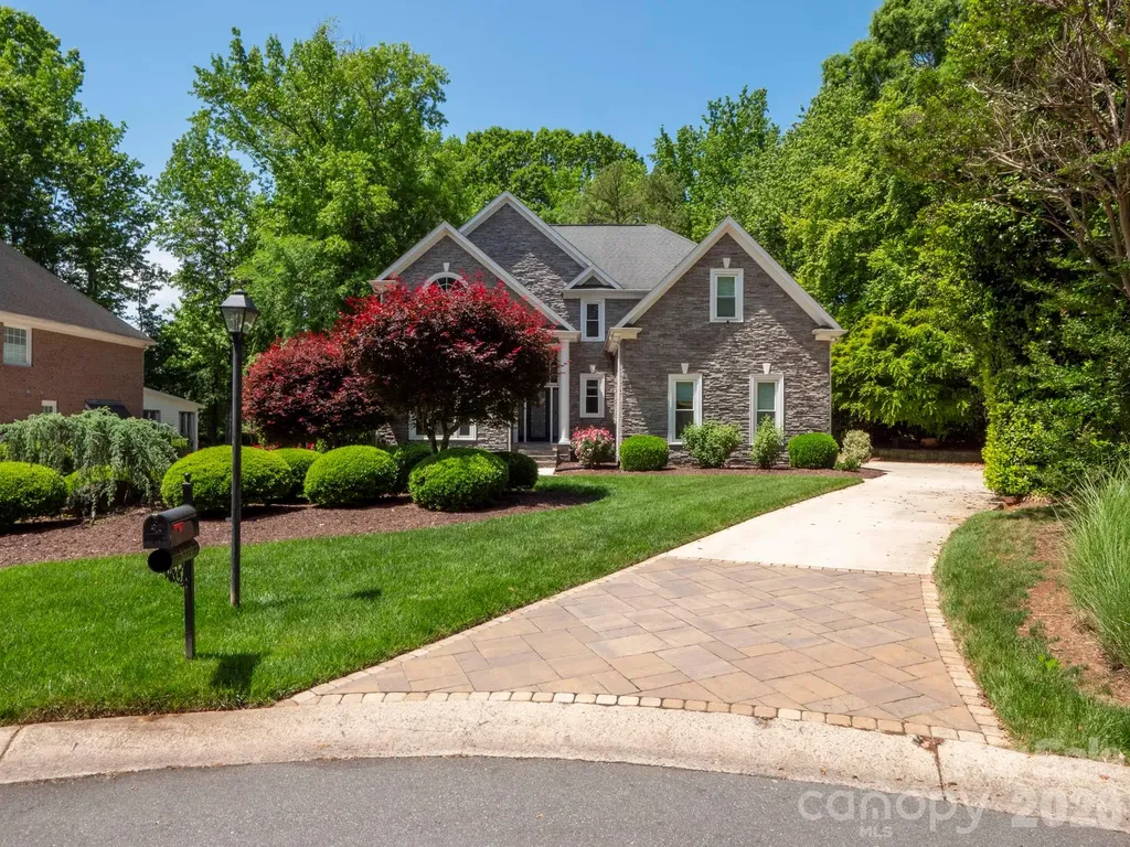 5219 Cadbury Court Charlotte NC 28277
