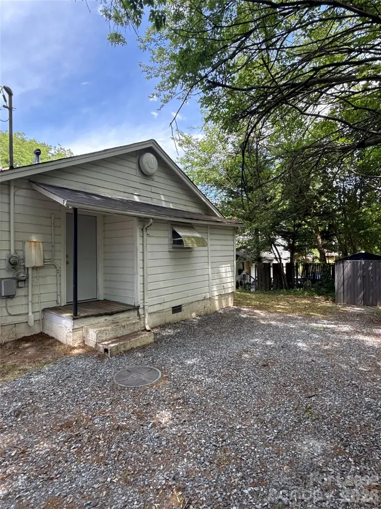 1907 E Elm Street Gastonia NC 28054