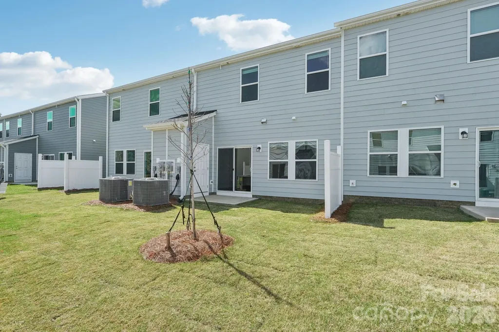 9021 Foggy Brook Loop Charlotte NC 28216