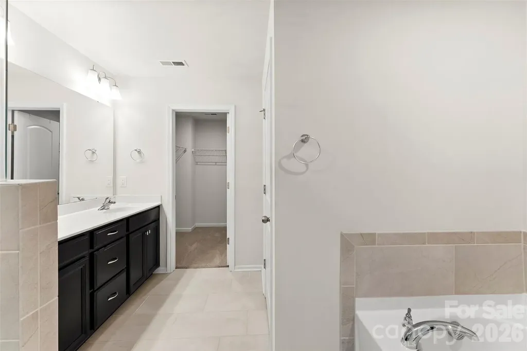 11010 Chalkbark Lane Charlotte NC 28262