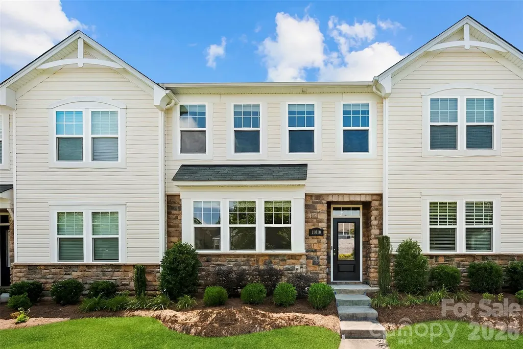 11010 Chalkbark Lane Charlotte NC 28262