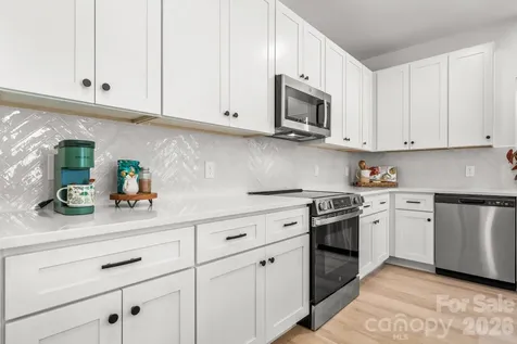 5256 Whitewater Drive Hickory NC 28601