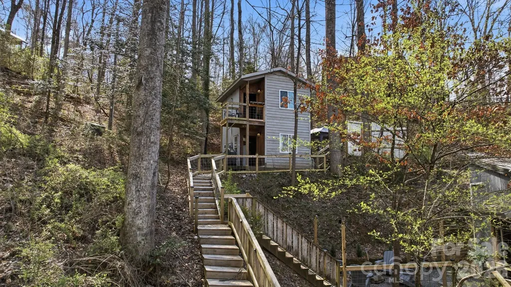 26/30 Yodelers Hollow Bryson City NC 28713