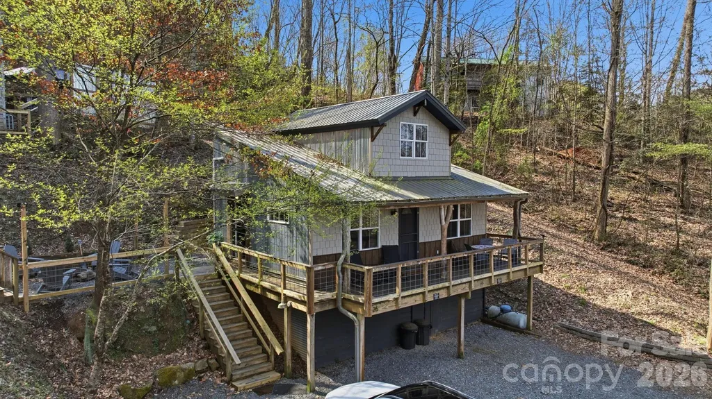 26/30 Yodelers Hollow Bryson City NC 28713