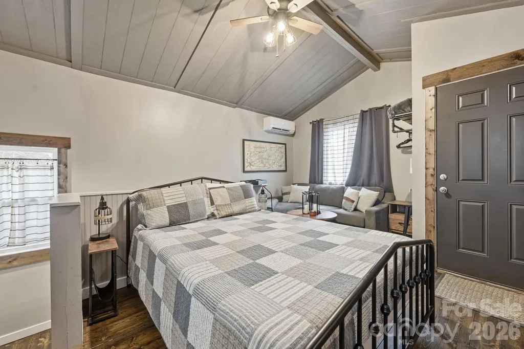 26/30 Yodelers Hollow Bryson City NC 28713