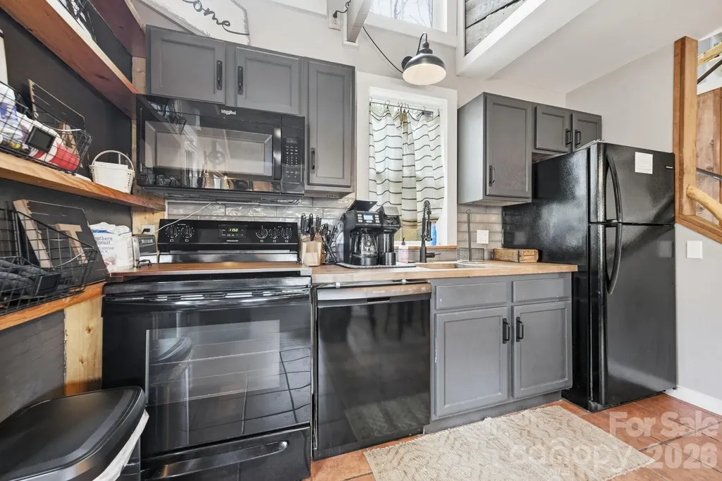 26/30 Yodelers Hollow Bryson City NC 28713