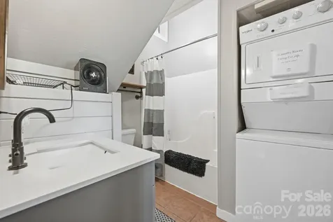 26/30 Yodelers Hollow Bryson City NC 28713