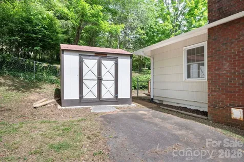 34 Wolfe Cove Road Asheville NC 28804