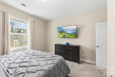 9527 Spurwig Court Charlotte NC 28278