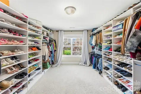 9527 Spurwig Court Charlotte NC 28278