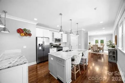 1823 Allen Street Charlotte NC 28205