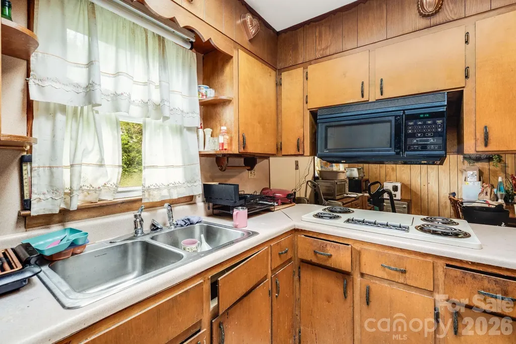 48 Ellen Avenue Canton NC 28716