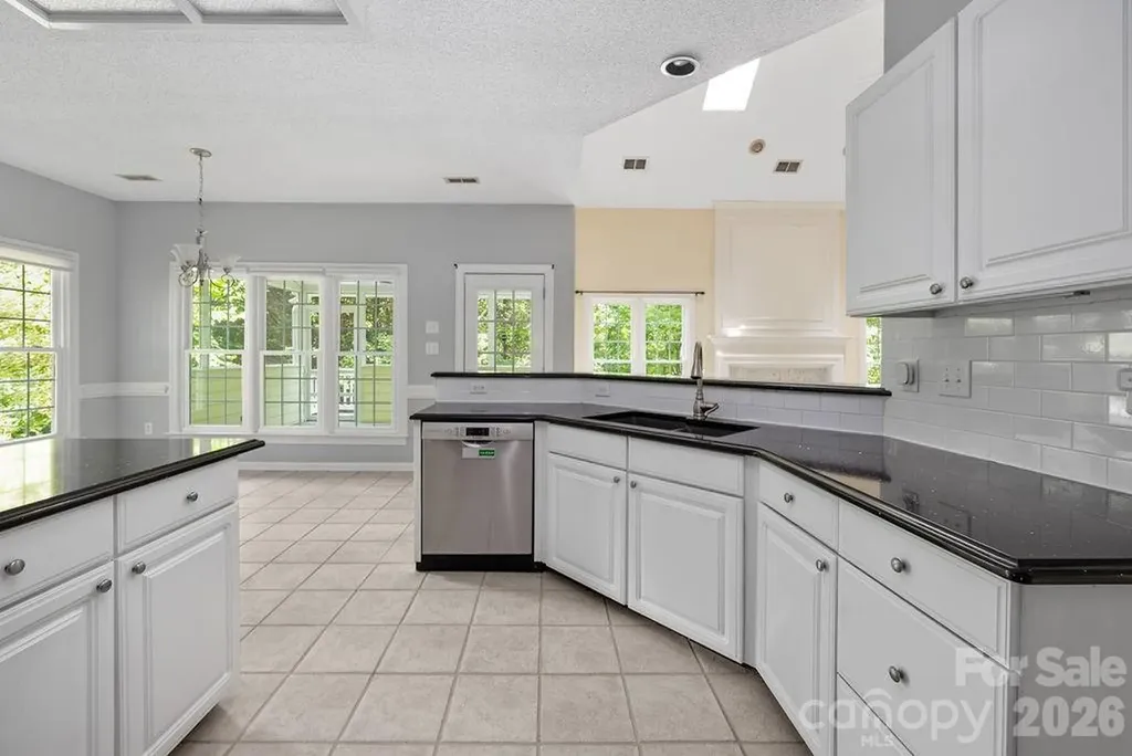 5217 Fairvista Drive Charlotte NC 28269