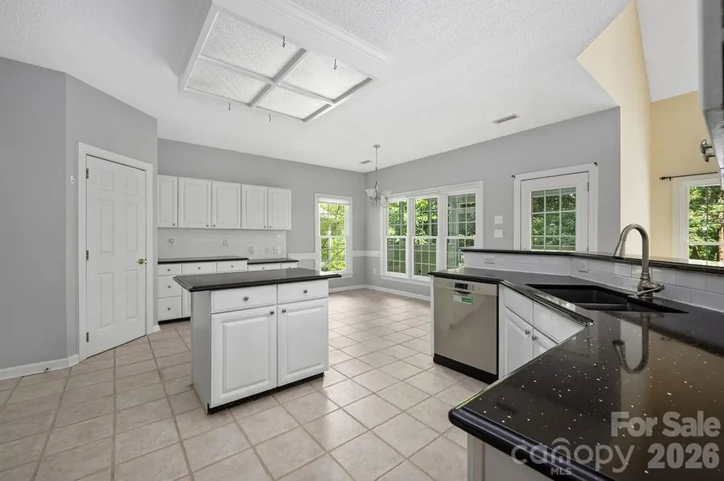 5217 Fairvista Drive Charlotte NC 28269