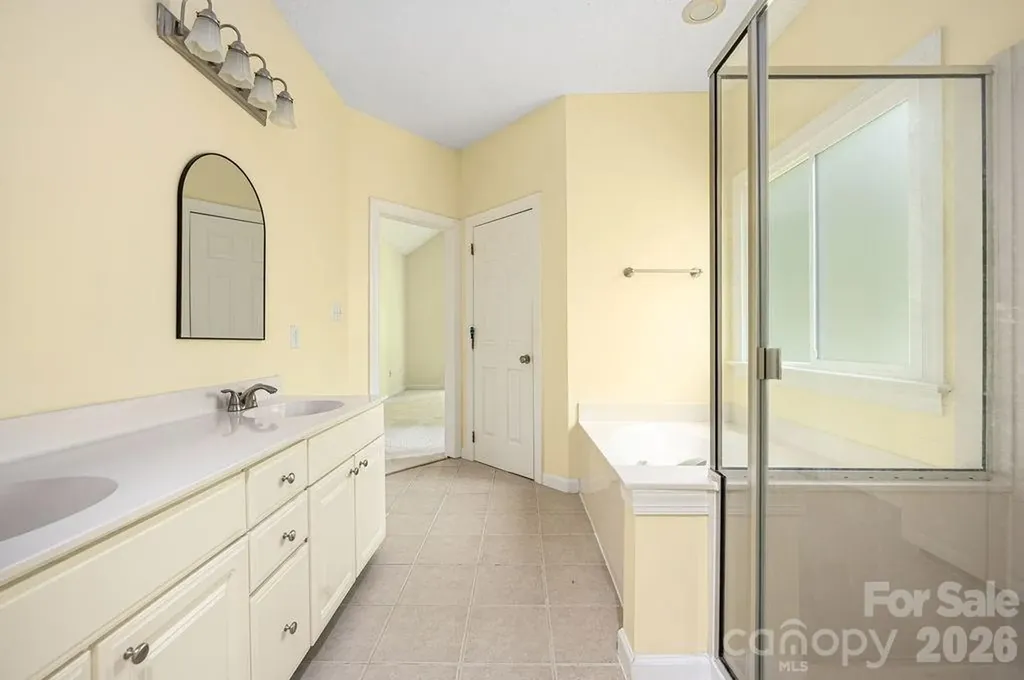 5217 Fairvista Drive Charlotte NC 28269