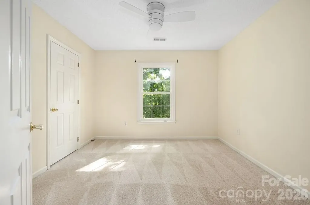 5217 Fairvista Drive Charlotte NC 28269