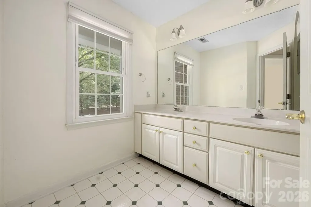 5217 Fairvista Drive Charlotte NC 28269