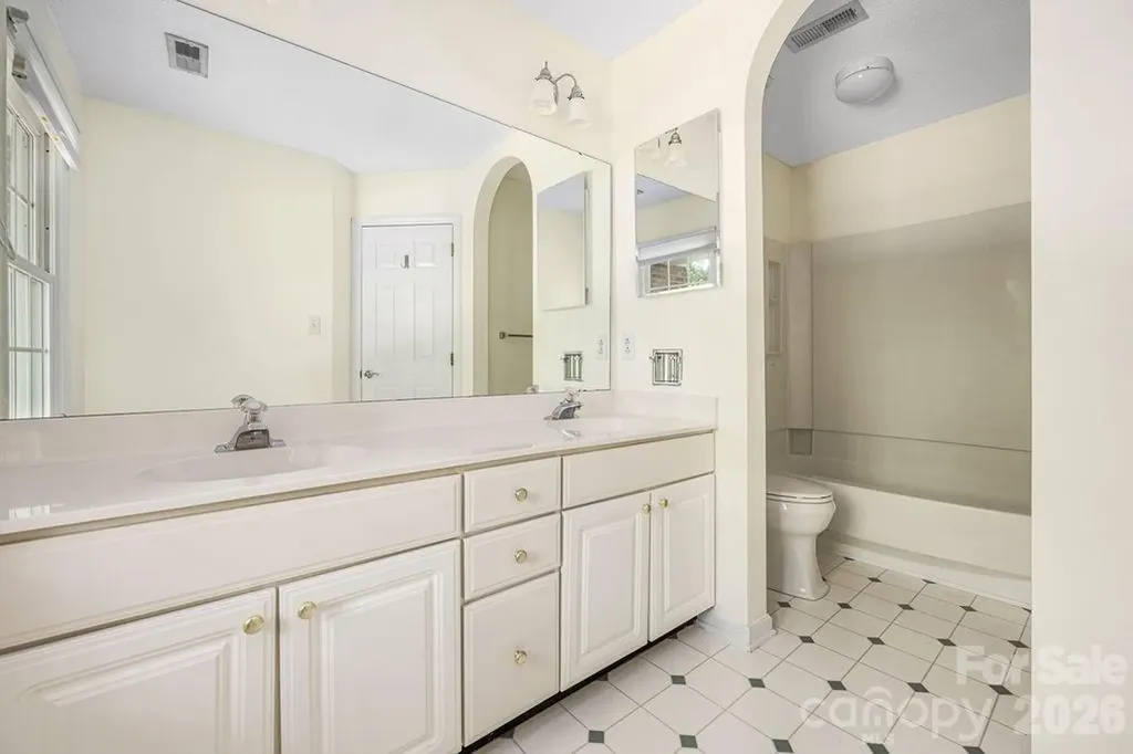 5217 Fairvista Drive Charlotte NC 28269