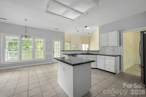 5217 Fairvista Drive Charlotte NC 28269