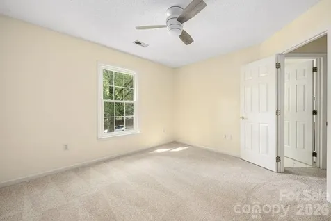 5217 Fairvista Drive Charlotte NC 28269