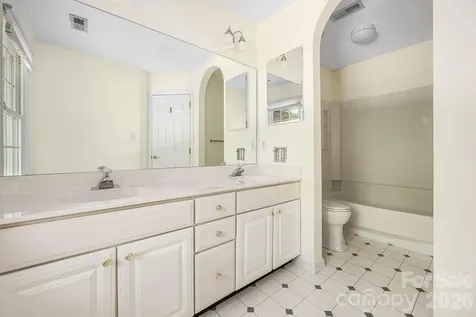5217 Fairvista Drive Charlotte NC 28269
