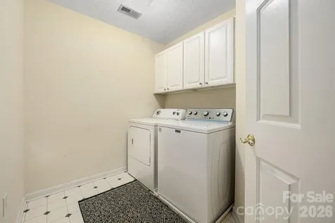 5217 Fairvista Drive Charlotte NC 28269