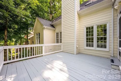 5217 Fairvista Drive Charlotte NC 28269