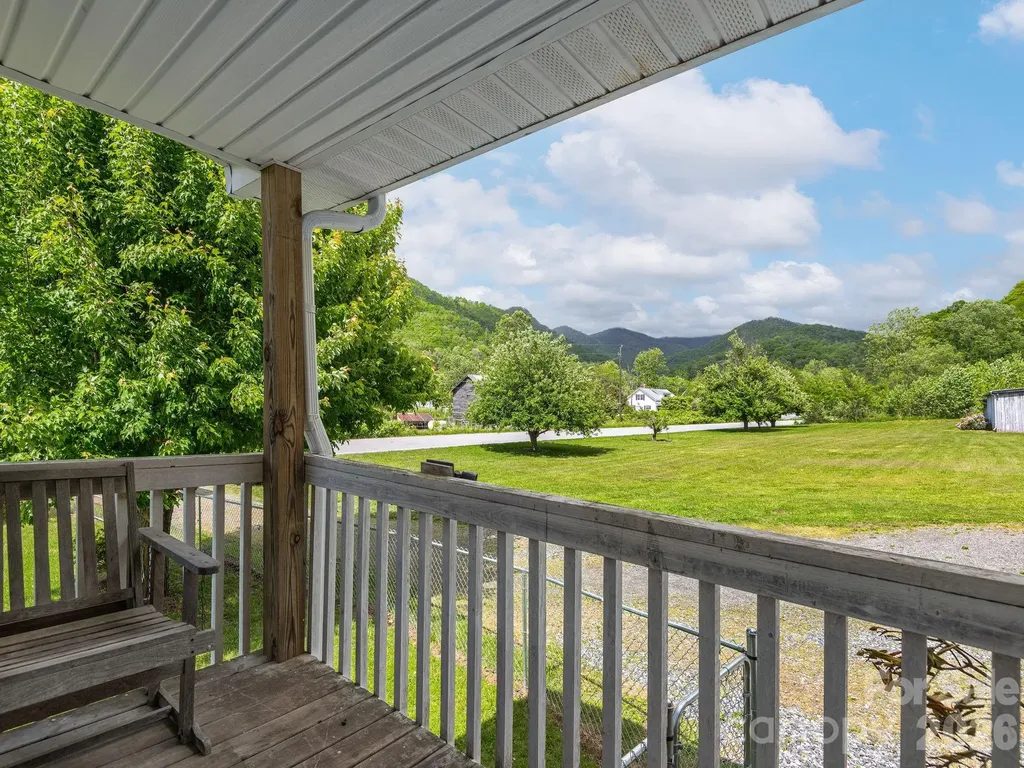 379 N Fork Road Barnardsville NC 28709