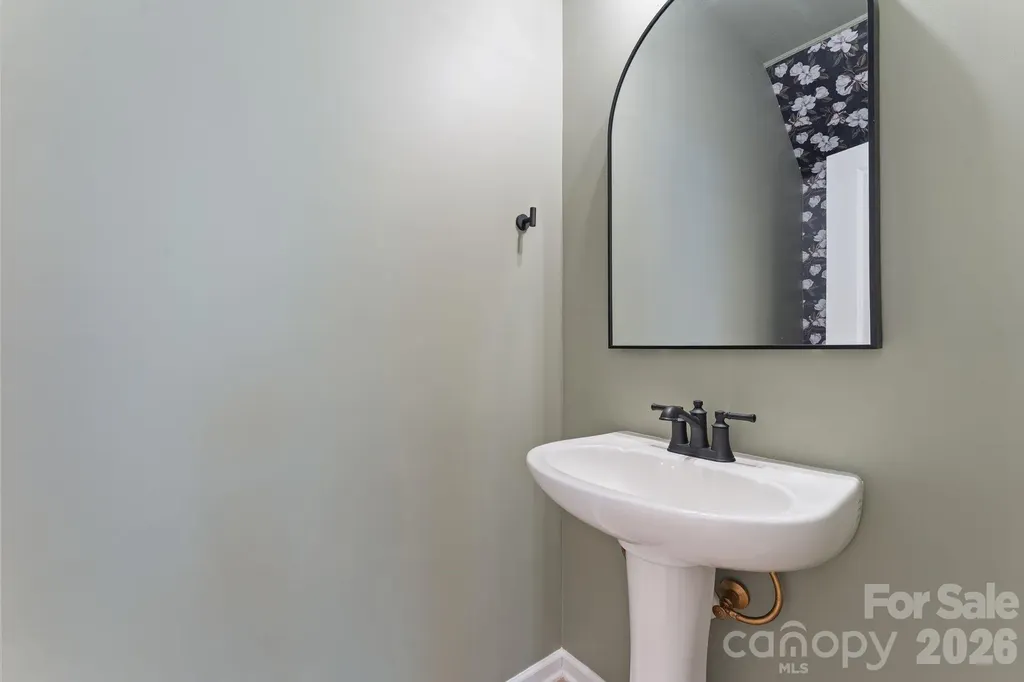230 Quinn Road Matthews NC 28104