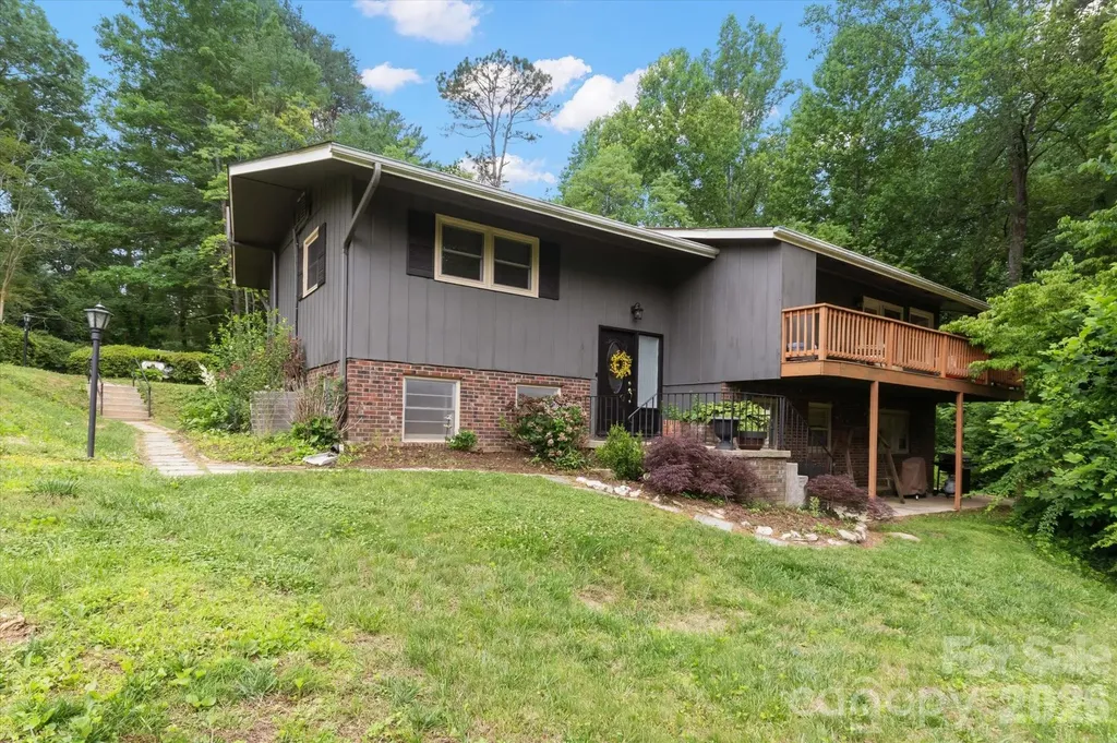 132 E Whisperwood Circle Hendersonville NC 28791