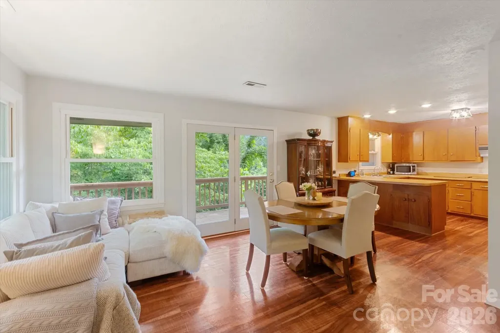 132 E Whisperwood Circle Hendersonville NC 28791