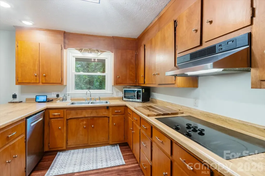 132 E Whisperwood Circle Hendersonville NC 28791