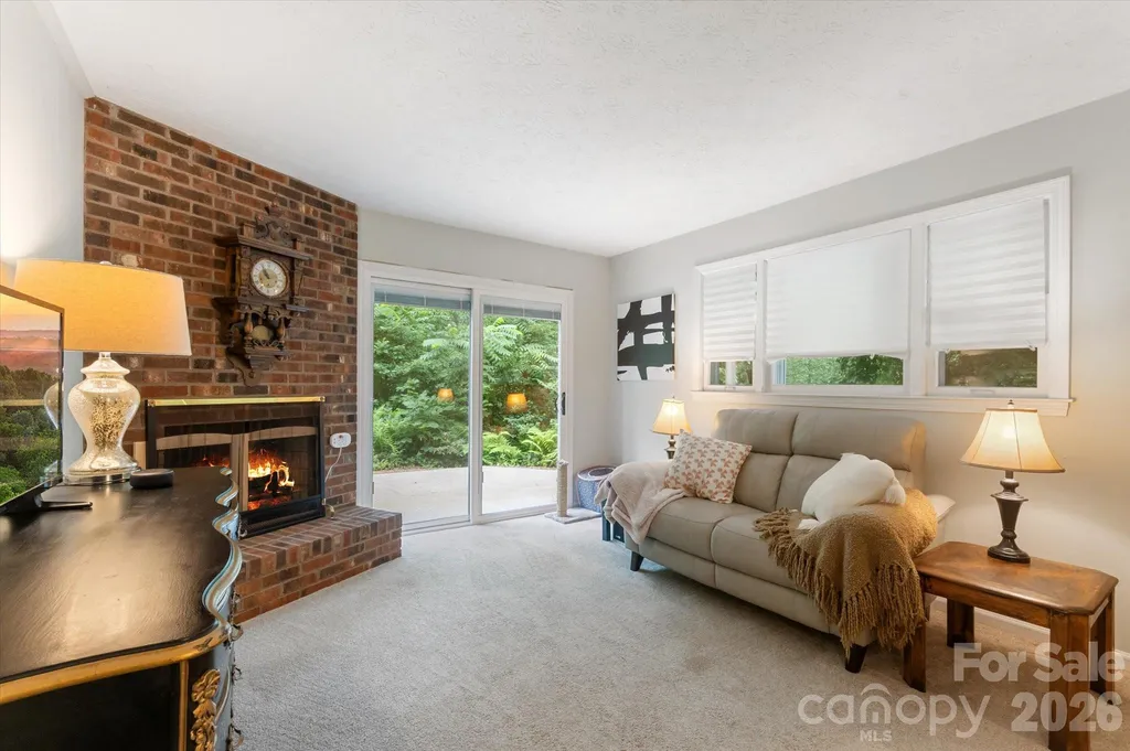 132 E Whisperwood Circle Hendersonville NC 28791
