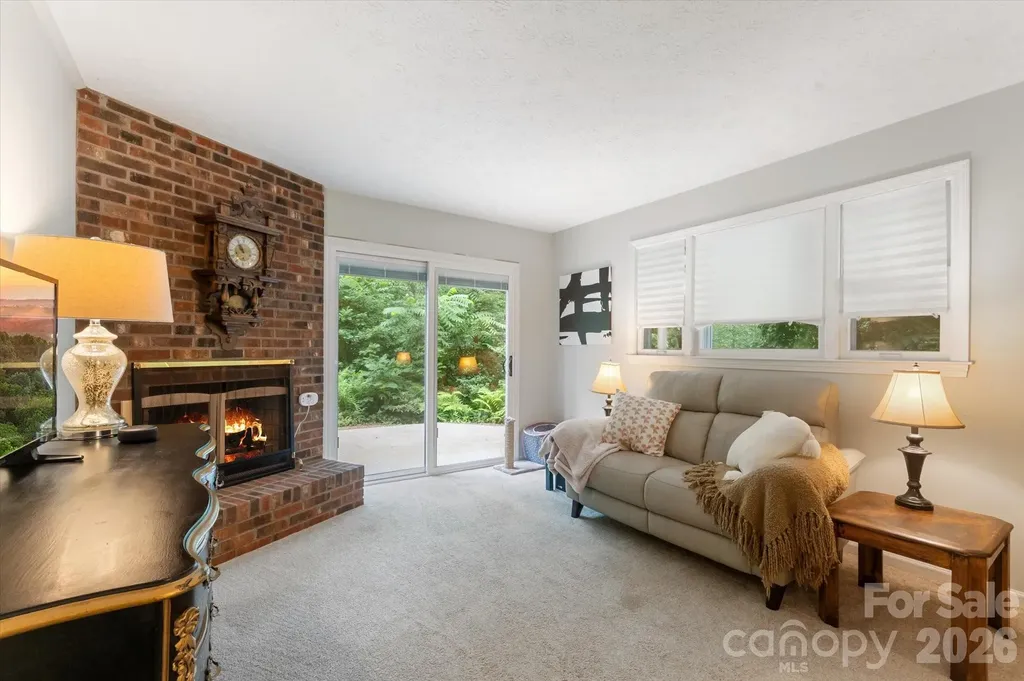 132 E Whisperwood Circle Hendersonville NC 28791