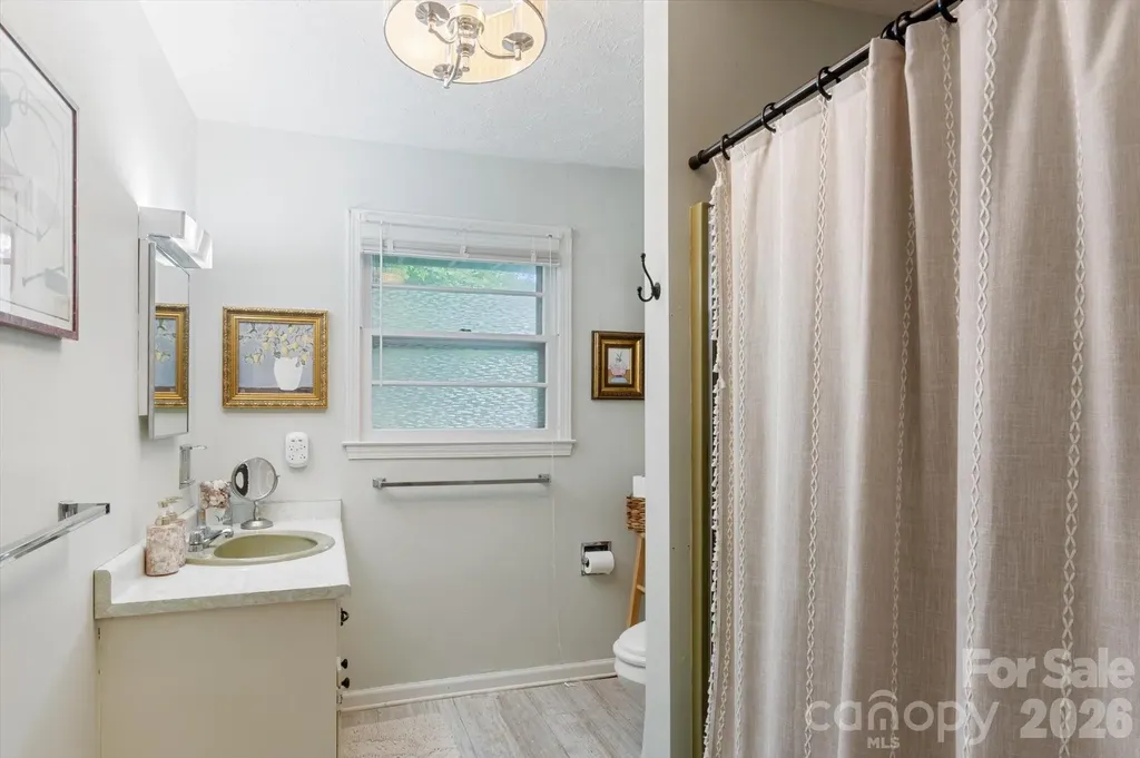 132 E Whisperwood Circle Hendersonville NC 28791