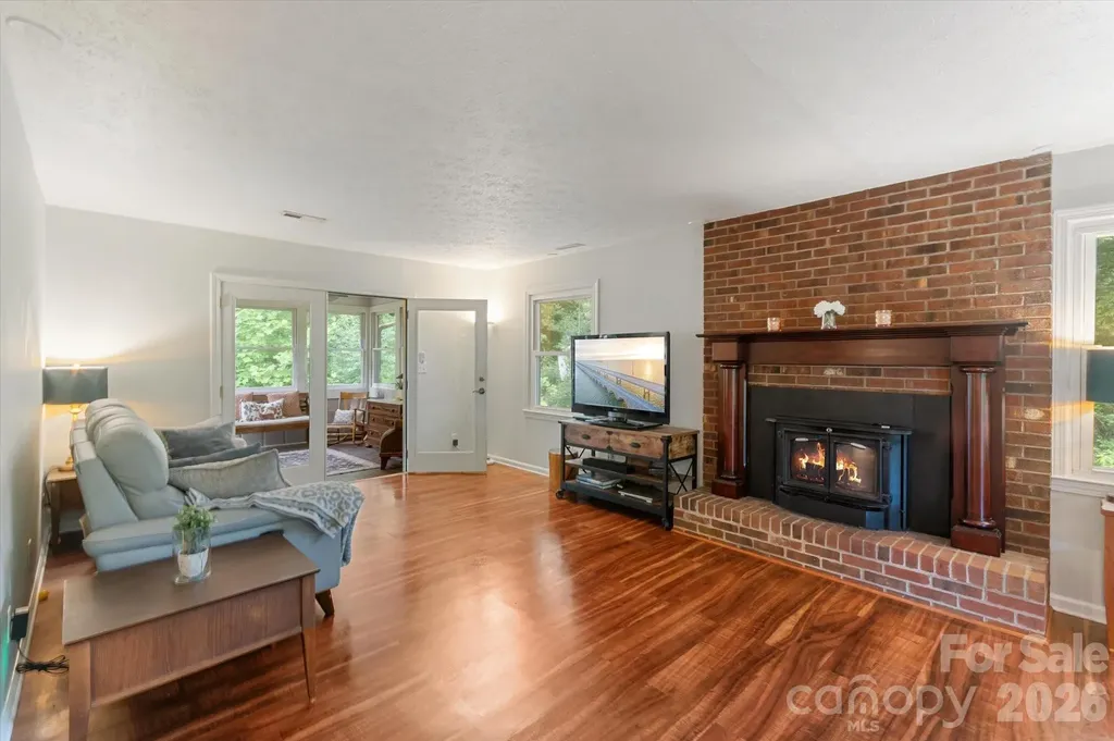132 E Whisperwood Circle Hendersonville NC 28791