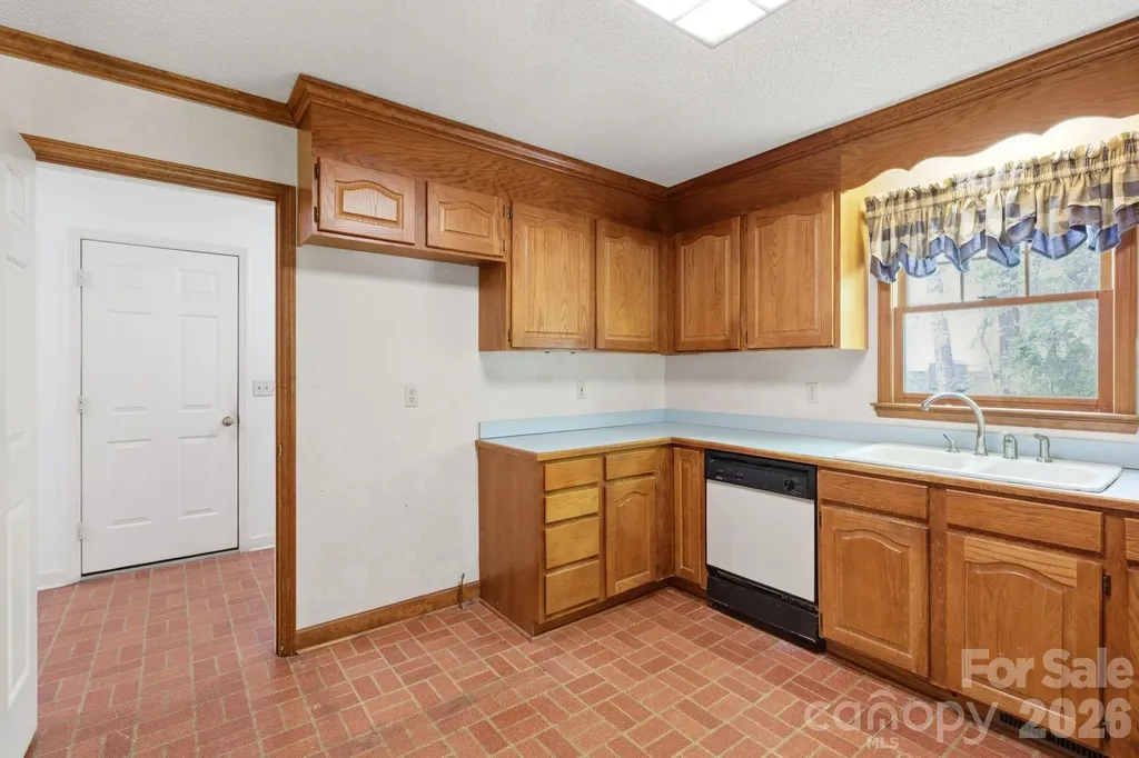 4804 Elmhurst Drive NE Hickory NC 28601