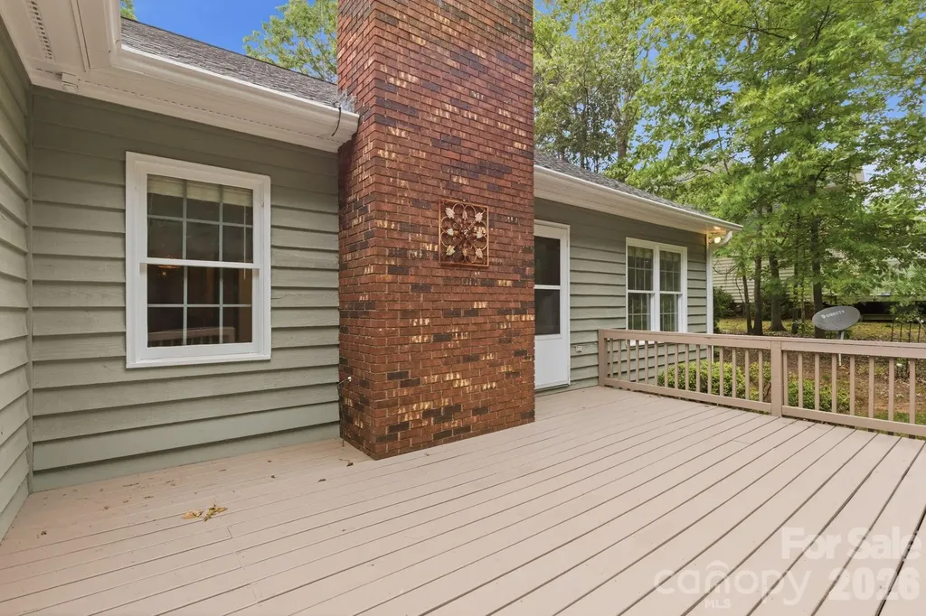 4804 Elmhurst Drive NE Hickory NC 28601