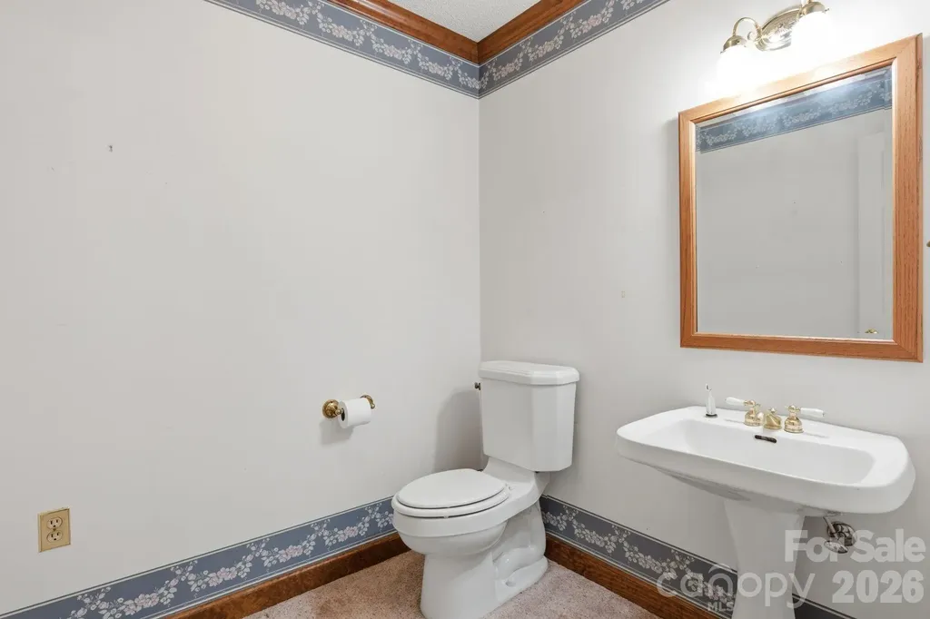 4804 Elmhurst Drive NE Hickory NC 28601