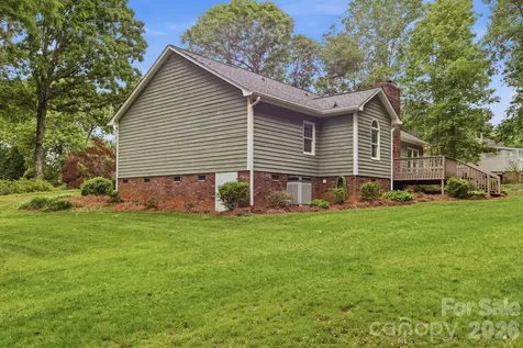 4804 Elmhurst Drive NE Hickory NC 28601