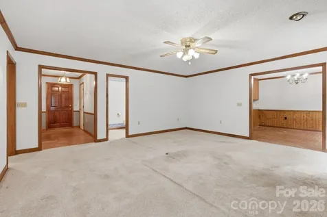 4804 Elmhurst Drive NE Hickory NC 28601